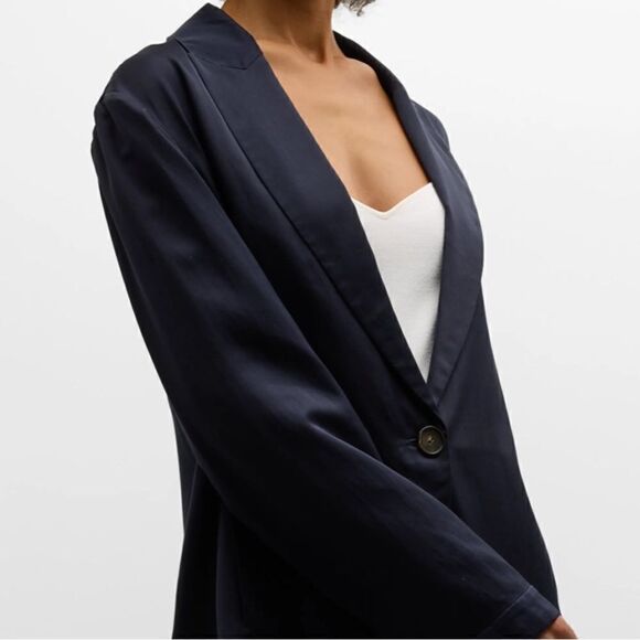 Vince Drapey Silk-Blend Cutaway Blazer - Picture 4 of 8